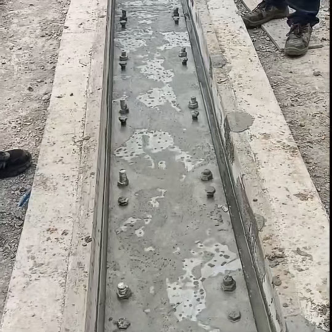 谷城港口码头起重机龙门吊重型机械设备稳固用早强快凝轨道胶泥